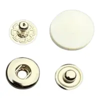Кнопка пластиковая для одежды (сумок) 15 мм Белая